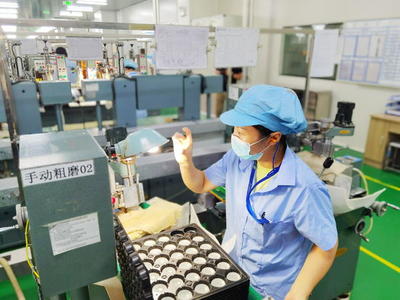 信陽(yáng)舜宇光學(xué):看一枚鏡片映出的五光十色